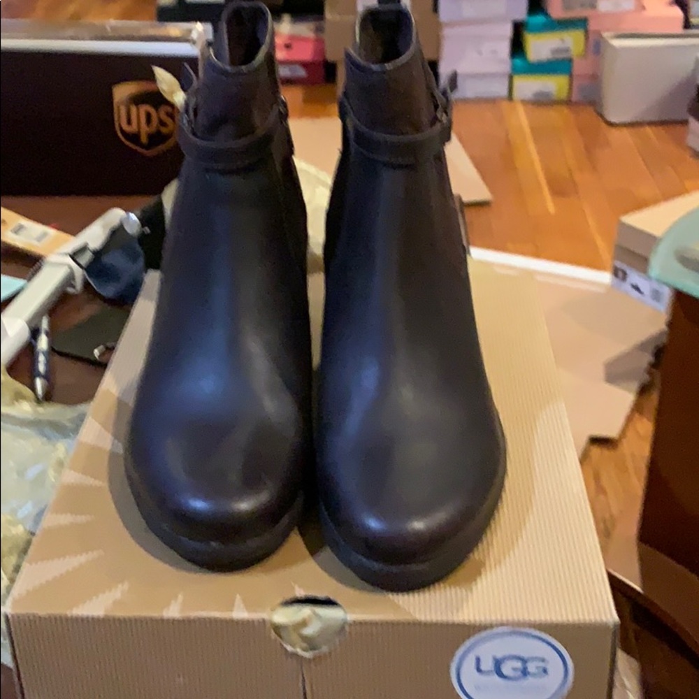 NEW UGG EMALIE